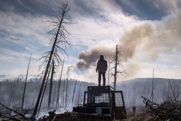 扑灭布里亚特共和国森林火灾 - 俄罗斯卫星通讯社