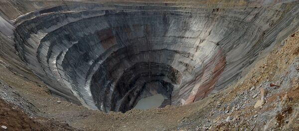 俄羅斯緊急情況部：雅庫特“和平”礦井內聯繫外界的礦工被找到其身體情況嚴重 - 俄羅斯衛星通訊社