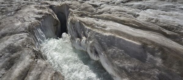 媒体：阿尔卑斯山冰雪融化将导致数以百计人类遗骸露出 - 俄罗斯卫星通讯社