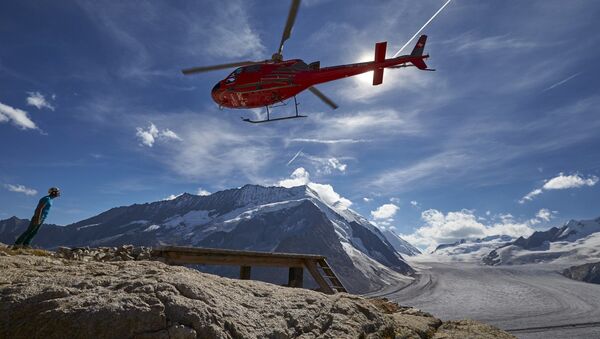 媒體：一架奉命搜救登山隊員的直升機在阿爾卑斯山墜毀 - 俄羅斯衛星通訊社