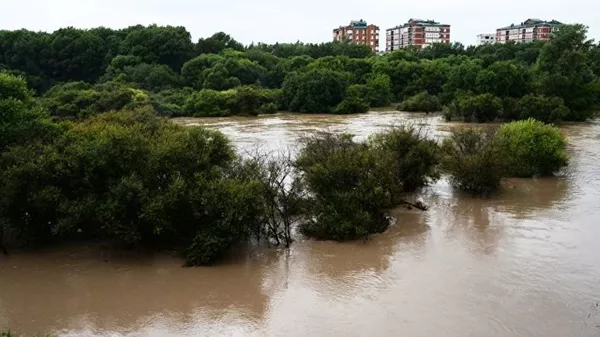 遊客開始撤離俄濱海邊疆區哈桑區遭暴雨被淹地區 - 俄羅斯衛星通訊社