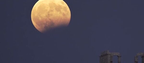 在月食期间月球上发现明亮闪光 - 俄罗斯卫星通讯社