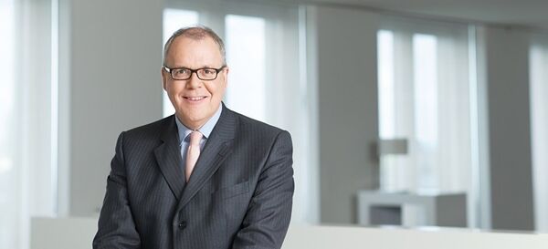 克劳斯·舍费尔 克劳斯·舍费尔 - 俄罗斯卫星通讯社