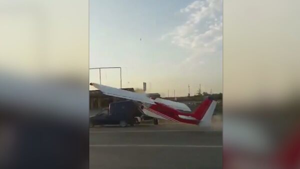 车臣一架飞机与汽车相撞 - 俄罗斯卫星通讯社