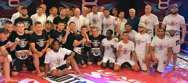 普京与“平台S-70”第八届国际专业格斗式桑搏比赛参加者 - 俄罗斯卫星通讯社