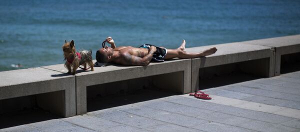 巴塞罗那居民因游人过多而举行抗议 - 俄罗斯卫星通讯社