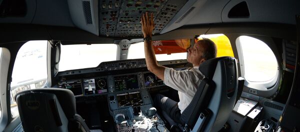 俄交通部：俄羅斯飛行員的工作條件不遜於中國 - 俄羅斯衛星通訊社