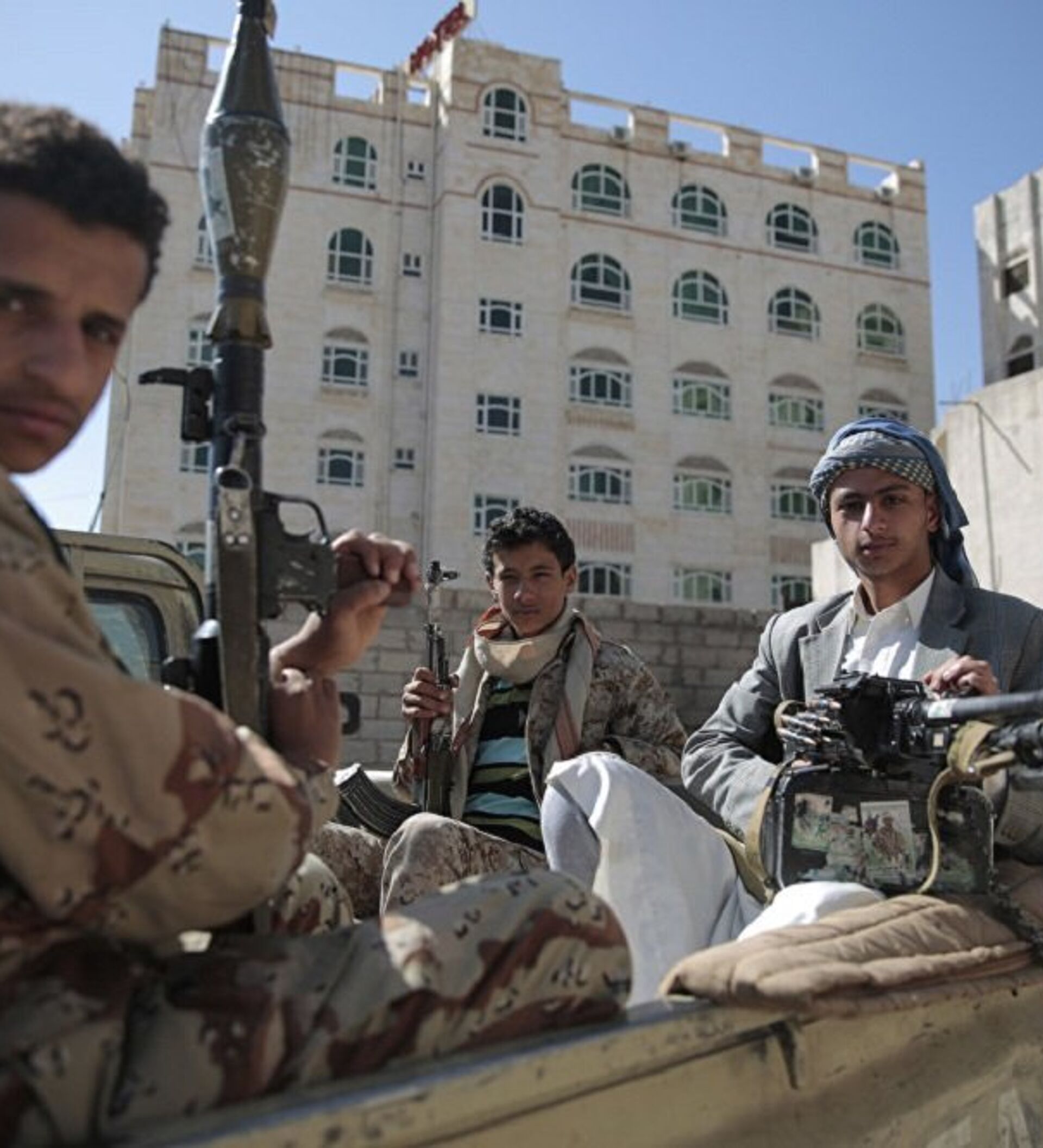 也门胡塞武装抗议沙特空袭行动_国际新闻_环球网