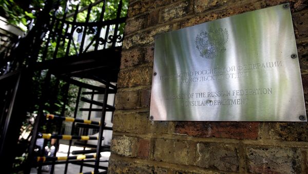 A sign on the wall at the entrance to the Russian Embassy in London - 俄罗斯卫星通讯社