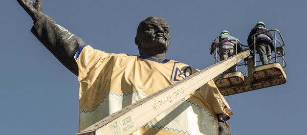 乌克兰所有城市内的列宁像已全部被拆除 乌克兰所有城市内的列宁像已全部被拆除 - 俄罗斯卫星通讯社