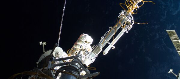 Выход в открытый космос - 俄罗斯卫星通讯社