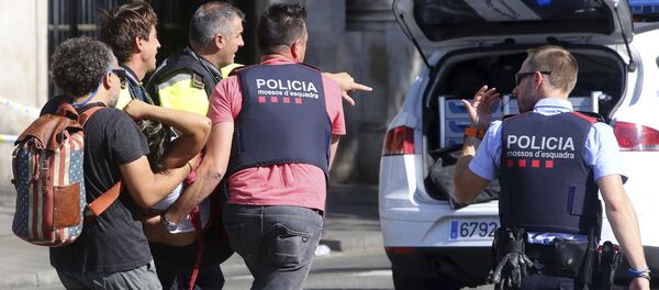 西班牙警方：在苏维拉特斯被击毙的男子曾在巴塞罗那实施恐袭 - 俄罗斯卫星通讯社