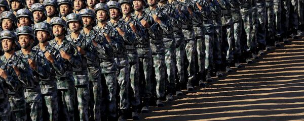 Chinese People's Liberation Army (PLA) troops march in formation - 俄羅斯衛星通訊社