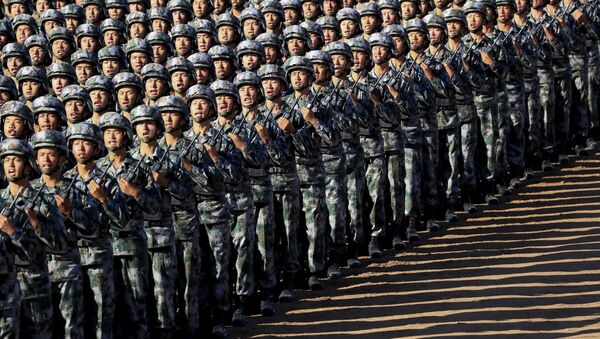 Chinese People's Liberation Army (PLA) troops march in formation - 俄羅斯衛星通訊社