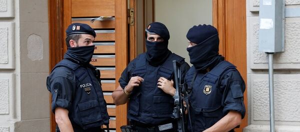 西班牙內政部稱正在調查恐怖分子是否與鄰國有聯繫 西班牙內政部稱正在調查恐怖分子是否與鄰國有聯繫 - 俄羅斯衛星通訊社