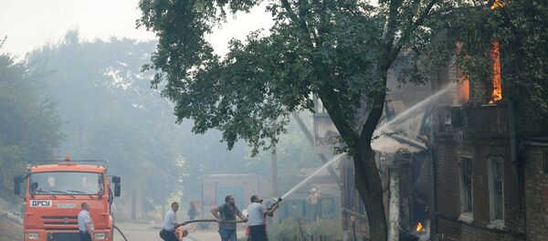 顿河畔罗斯托夫市私人民宅区住房起火  火势迅速蔓延 - 俄罗斯卫星通讯社