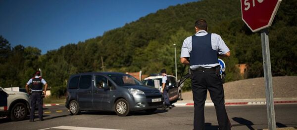 媒体:西班牙警方在巴塞罗那省击毙一名身着自杀式炸弹腰带的男子 媒体:西班牙警方在巴塞罗那省击毙一名身着自杀式炸弹腰带的男子 - 俄罗斯卫星通讯社