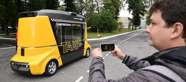 “套娃”智能巴士：俄首款无人驾驶巴士 - 俄罗斯卫星通讯社