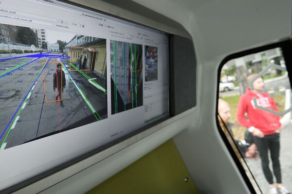“套娃”无人驾驶巴士采用模块化设计，一旦出现故障很容易替换。 - 俄罗斯卫星通讯社