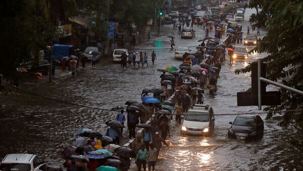 印度孟买暴雨 - 俄罗斯卫星通讯社