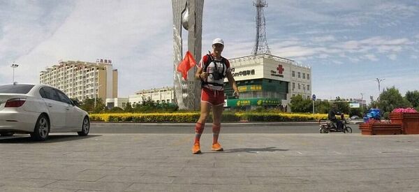 俄罗斯马拉松运动员越过中蒙边界线进入中国 俄罗斯马拉松运动员越过中蒙边界线进入中国 - 俄罗斯卫星通讯社