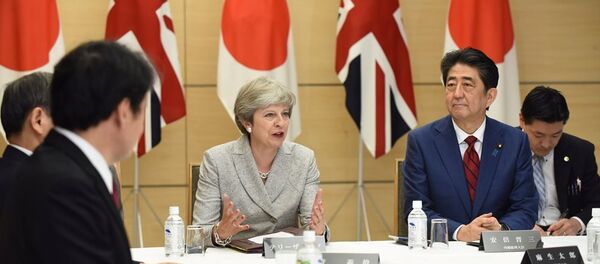 日本首相安倍晉三與英國首相特雷莎 - 俄羅斯衛星通訊社