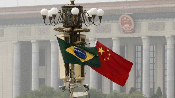 Brazilian and Chinese national flags flutter in front of the Great Hall of the People - 俄罗斯卫星通讯社