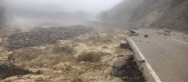 俄北高加索地區因泥石流被困山中遊客包括中國及其他13個國家公民 - 俄羅斯衛星通訊社