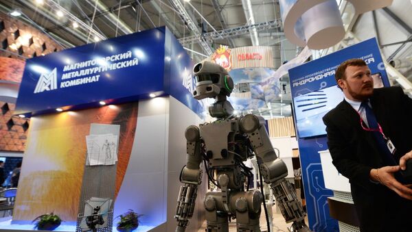 Робот Федор на стенде НПО Андроидная техника на 8-й Международной промышленной выставке Иннопром - 2017 - 俄罗斯卫星通讯社