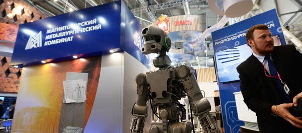 Робот Федор на стенде НПО Андроидная техника на 8-й Международной промышленной выставке Иннопром - 2017 - 俄羅斯衛星通訊社