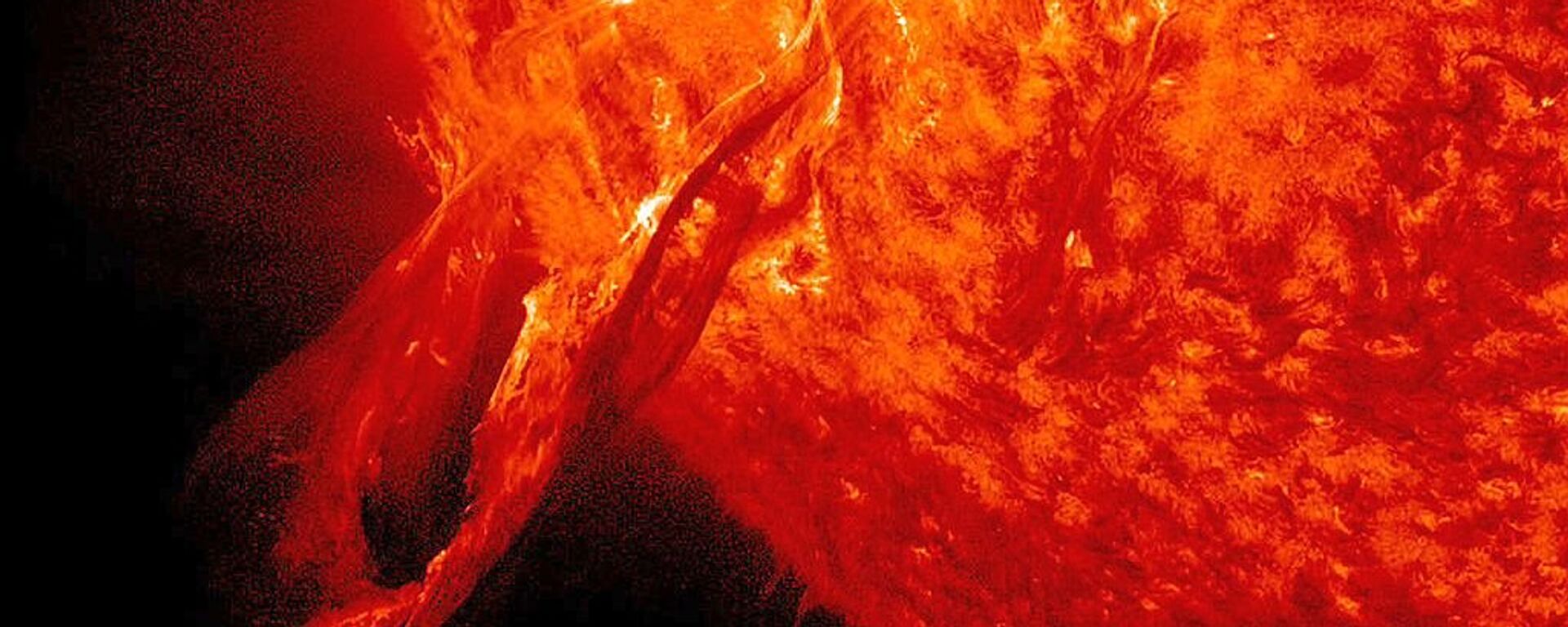 1日凌晨，太阳爆发了一个强耀斑，能量堪比上百亿颗巨型氢弹同时爆炸#太阳耀斑 #地磁暴_凤凰网视频_凤凰网