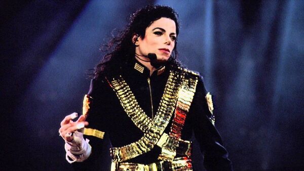 迈克尔·杰克逊的夹克拍得将近30万美元 - 俄罗斯卫星通讯社