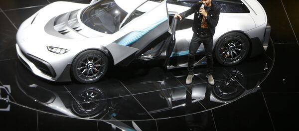 英国奔驰车队车手刘易斯•汉密尔顿 - 俄罗斯卫星通讯社