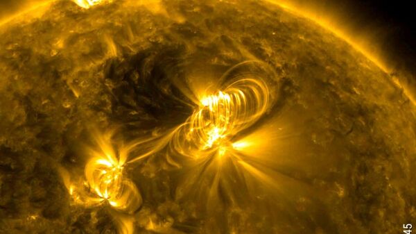 太陽爆發 - 俄羅斯衛星通訊社