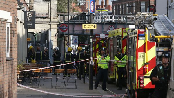 英國倫敦救護車已抵達發生爆炸事件的地鐵站 - 俄羅斯衛星通訊社