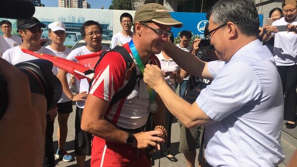 俄马拉松运动员长跑200天从莫斯科成功抵达北京 - 俄罗斯卫星通讯社