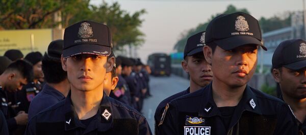 泰國三名戴手銬囚犯劫持囚車逃離法庭 泰國三名戴手銬囚犯劫持囚車逃離法庭 - 俄羅斯衛星通訊社