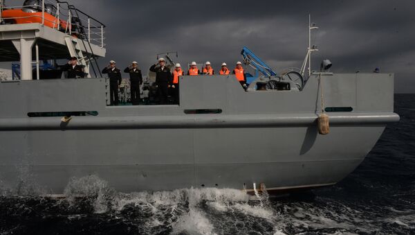 俄中两国海军在联合演习中“救助”遇险舰船 - 俄罗斯卫星通讯社