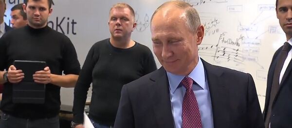 普京在Yandex辦公室與語音助手“阿利薩”簡短交流 - 俄羅斯衛星通訊社