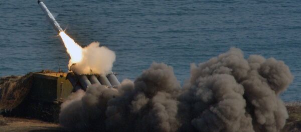 太平洋舰队鄂霍次克海演习期间舞会岸基导弹系统发射导弹击中靶舰 - 俄罗斯卫星通讯社