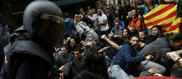 在加泰罗尼亚公投期间的冲突 - 俄罗斯卫星通讯社