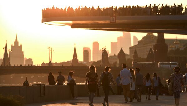 比鄰克宮的莫斯科扎里亞季耶公園一個月內已接待百萬名遊客 - 俄羅斯衛星通訊社