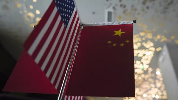 Chinese flags and American flags - 俄罗斯卫星通讯社