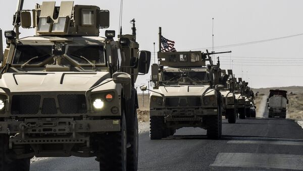 A US military convoy drives on a highway from Kobane to Ain Issa - 俄羅斯衛星通訊社