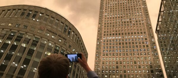 伦敦天空被飓风染成暗黄色吓坏市民 - 俄罗斯卫星通讯社