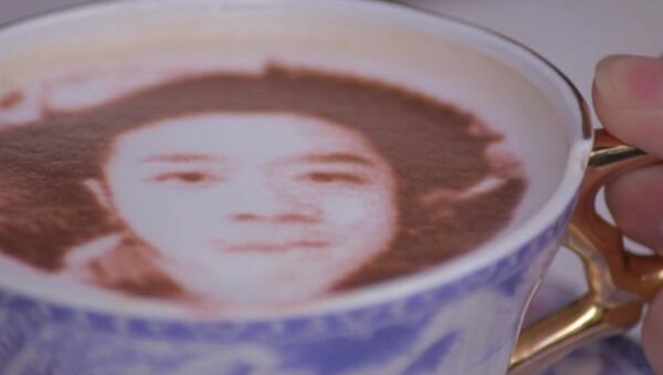 北京出现可以用牛奶泡沫绘制自己肖像的咖啡 - 俄罗斯卫星通讯社