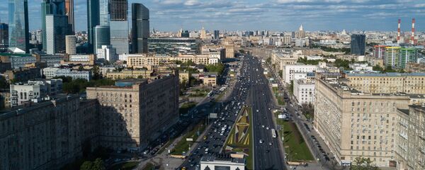 Автомобильное движение на Кутузовском проспекте в Москве - 俄羅斯衛星通訊社
