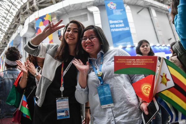 Участники XIX Всемирного фестиваля молодежи и студентов в Сочи - 俄羅斯衛星通訊社