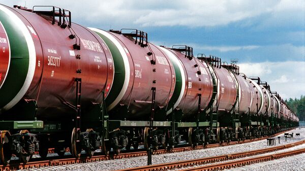 装运原油的货运火车 - 俄罗斯卫星通讯社