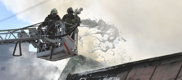 俄緊急情況部：莫斯科州梅季希市發生7500平米的紙板倉庫火災 - 俄羅斯衛星通訊社